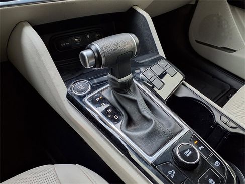 Certified 2023 Kia Sportage EX image 18