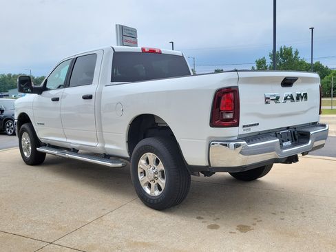 Used 2025 RAM 2500 Big Horn AWD/4WD image 3