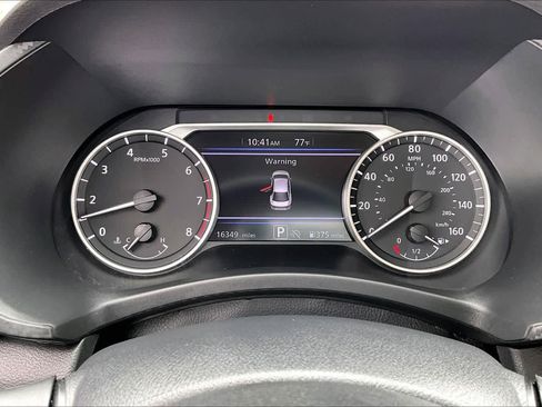 Used 2025 Nissan Sentra SR FWD image 26