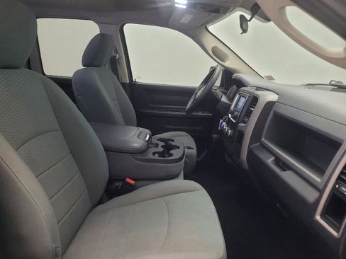 Used 2017 RAM 1500 ST RWD image 21