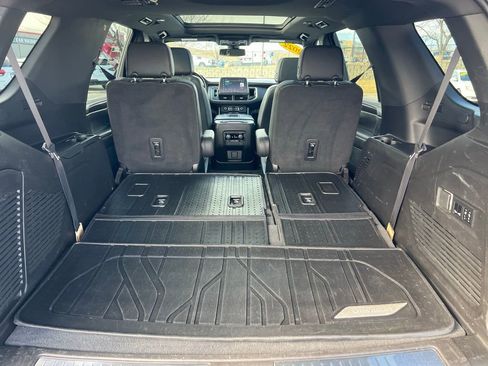 Used 2022 Chevrolet Tahoe RST w/ Luxury Package image 24