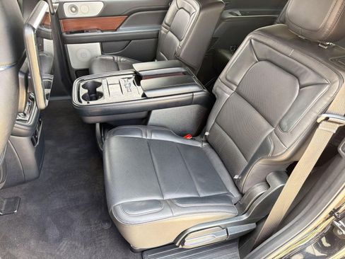 Used 2018 Lincoln Navigator Reserve w/ Technology Package AWD/4WD image 14