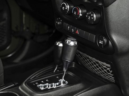 Used 2015 Jeep Wrangler Unlimited Sport w/ Quick Order Package 24S image 27