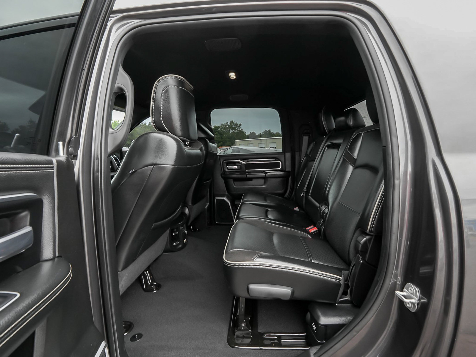 Used 2022 RAM 3500 Laramie w/ Night Edition AWD/4WD image 35