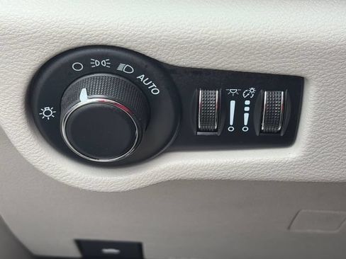 Used 2023 Chrysler Voyager LX FWD image 56