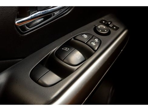 Used 2018 Nissan Kicks SR w/ Premium Package image 27