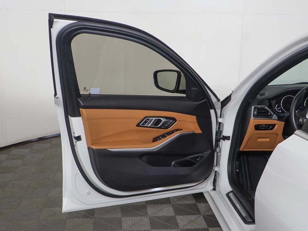 Used 2020 BMW 330i xDrive Sedan w/ Convenience Package AWD/4WD image 20