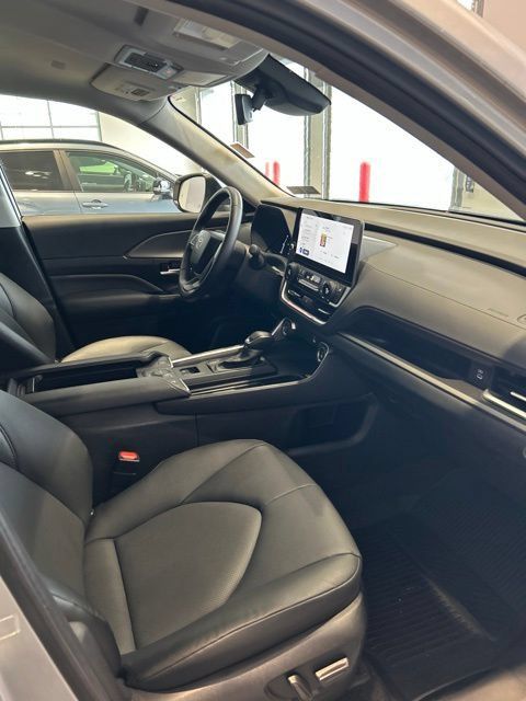 Used 2024 Toyota Grand Highlander AWD Hybrid image 19