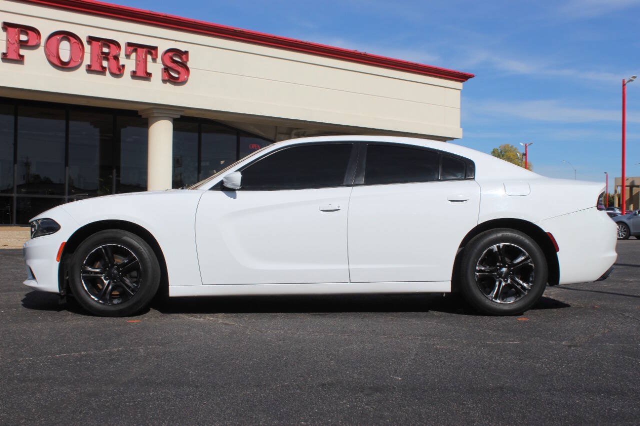 Used 2019 Dodge Charger SXT RWD image 6