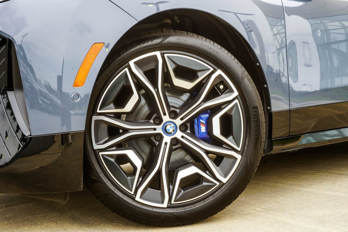 Used 2023 BMW iX M60 w/ Executive Package AWD/4WD image 3