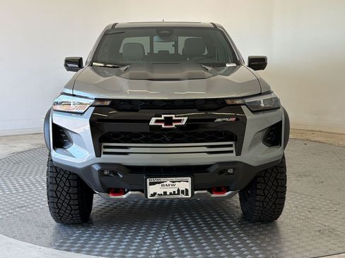 Used 2026 Chevrolet Colorado ZR2 w/ Technology Package AWD/4WD image 6