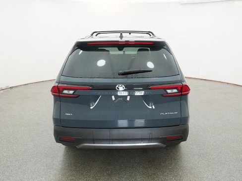 New 2026 Toyota Grand Highlander Platinum image 10