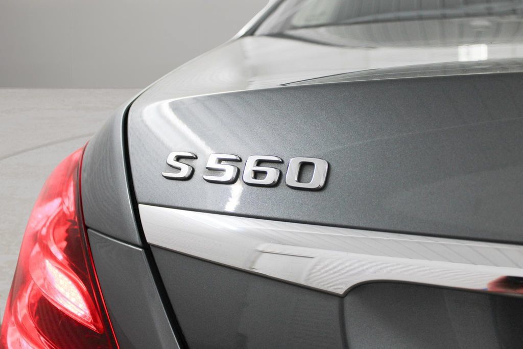 Used 2018 Mercedes-Benz S 560 Sedan image 31