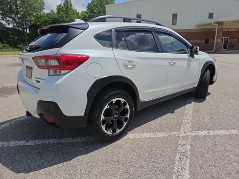 Used 2022 Subaru Crosstrek 2.0i Premium w/ Moonroof Package AWD/4WD image 6