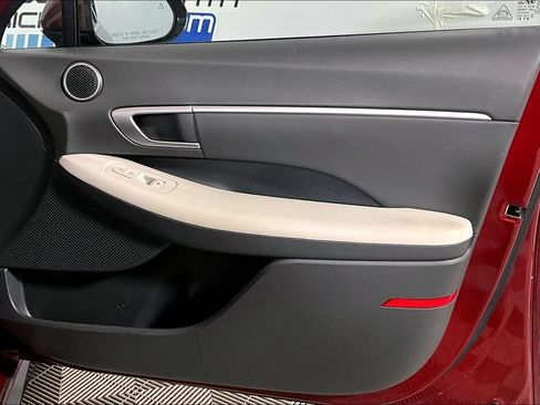 Used 2025 Hyundai Sonata SEL FWD image 19