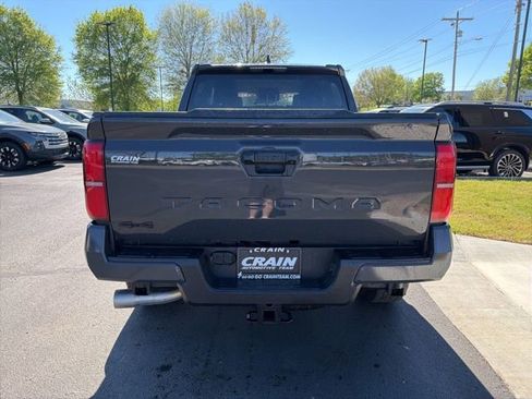 Used 2025 Toyota Tacoma TRD Off-Road AWD/4WD image 6