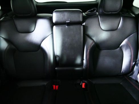 Used 2019 Jeep Cherokee Trailhawk w/ Comfort/Convenience Group AWD/4WD image 13