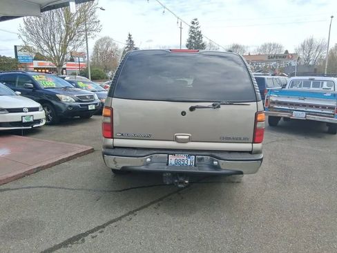 Used 2001 Chevrolet Suburban LT w/ LT Preferred Equipment Group AWD/4WD image 6