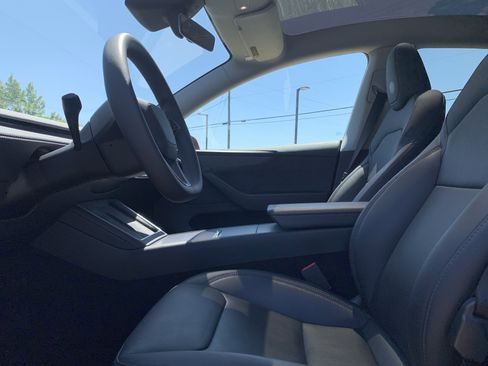 Used 2026 Tesla Model Y AWD image 16