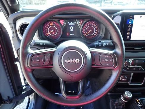 Used 2024 Jeep Wrangler Unlimited Sport AWD/4WD image 19