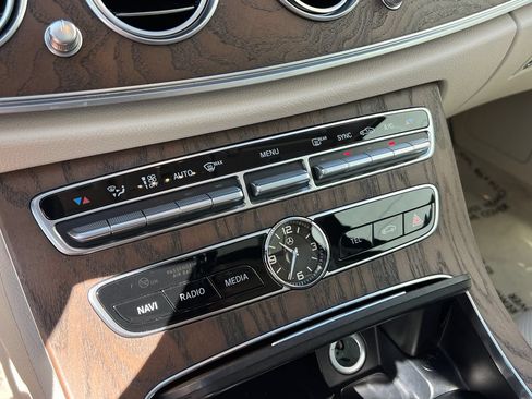Used 2019 Mercedes-Benz E 300 4MATIC image 21