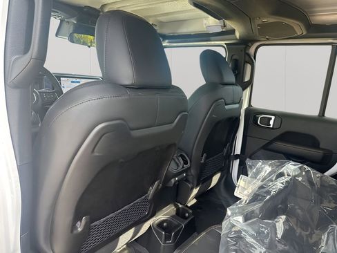 New 2025 Jeep Gladiator Sport image 52