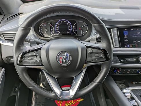 Used 2024 Buick Enclave Premium image 18