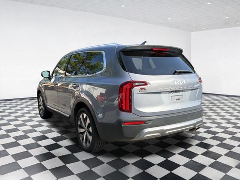 Used 2022 Kia Telluride EX w/ EX Premium Package FWD image 6