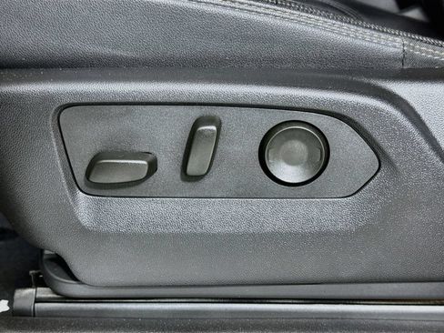 Used 2025 Chevrolet Silverado 1500 High Country AWD/4WD image 19
