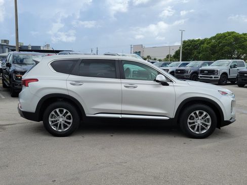 Used 2020 Hyundai Santa Fe SE FWD image 4