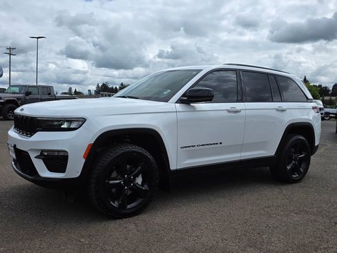 Used 2023 Jeep Grand Cherokee Limited w/ Luxury Tech Group II AWD/4WD image 1