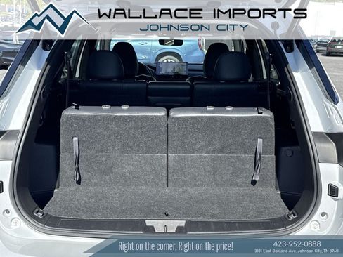 Used 2025 Mitsubishi Outlander AWD image 44