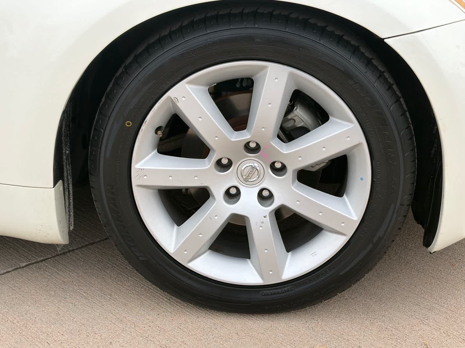 Used 2004 Nissan 350Z Touring RWD image 10