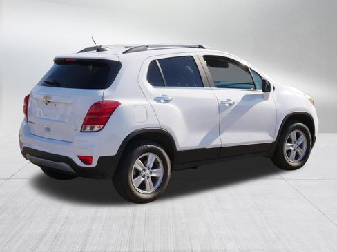 Used 2018 Chevrolet Trax LT w/ LT Convenience Package image 7