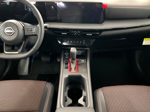 New 2026 Nissan Kicks SR AWD/4WD image 13