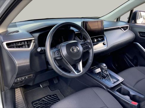 Certified 2026 Toyota Corolla Cross LE FWD image 17
