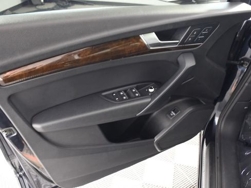 Used 2019 Audi Q5 Premium w/ Convenience Package AWD/4WD image 14