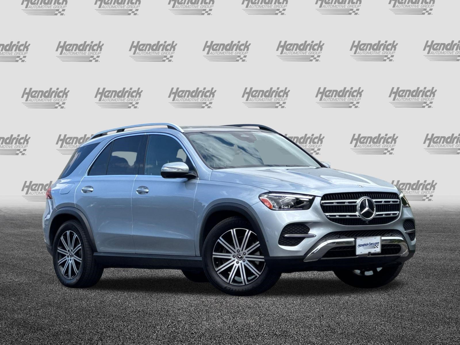 Used 2025 Mercedes-Benz GLE 350 4MATIC image 2