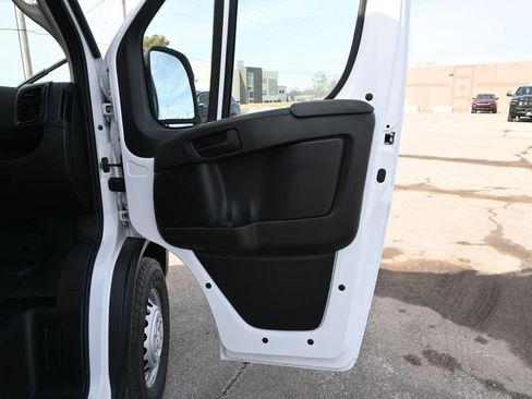 Used 2025 RAM ProMaster 2500 w/ Convenience Group image 27