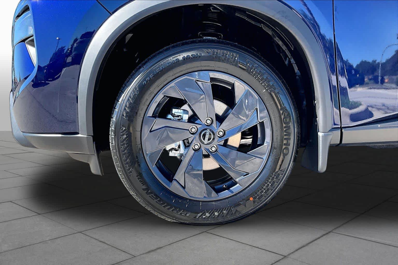 New 2027 Nissan Rogue SV FWD image 11