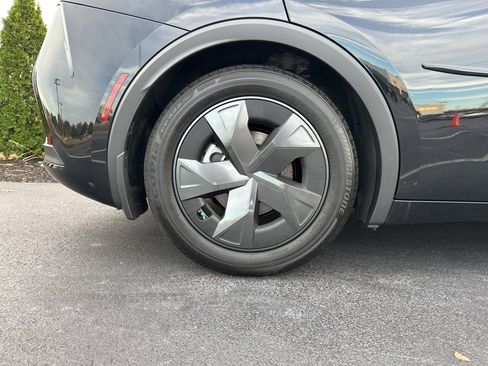 Certified 2024 Toyota Prius LE image 37