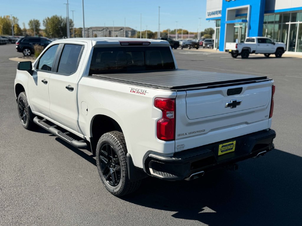 Used 2022 Chevrolet Silverado 1500 LT Trail Boss w/ LT Trail Boss Premium Package AWD/4WD image 11