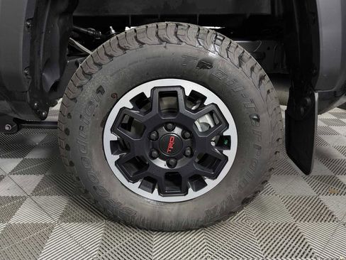 Used 2025 Toyota Tacoma TRD Off-Road AWD/4WD image 18