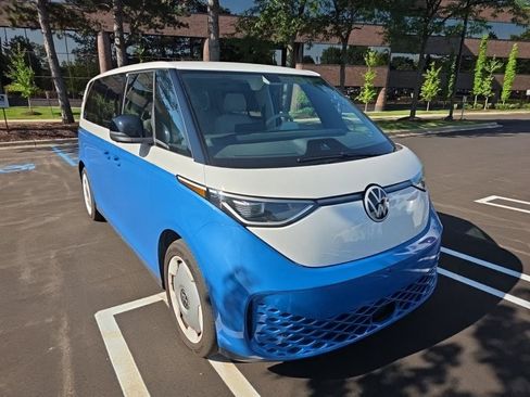 Used 2025 Volkswagen ID. Buzz Pro S Plus RWD image 29