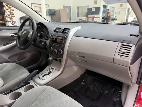 Used 2011 Toyota Corolla LE FWD image 19