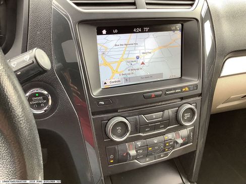 Used 2018 Ford Explorer XLT w/ Equipment Group 202A image 8