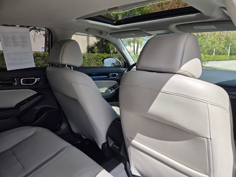 Used 2022 Honda Civic Touring image 12