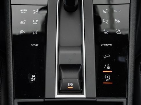 New 2025 Porsche Macan image 20