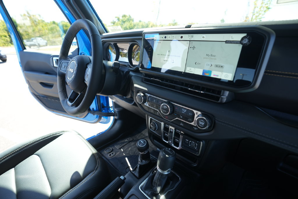 New 2026 Jeep Gladiator Sport AWD/4WD image 33