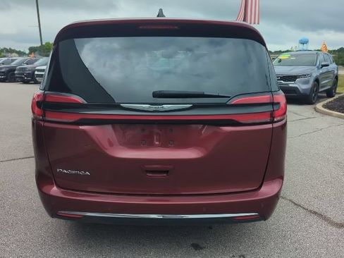 Certified 2023 Chrysler Pacifica Touring-L FWD image 30